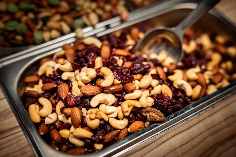 Frisch in Hamburg geröstete Nussmischung mit Cashews, Mandeln und Cranberrys.